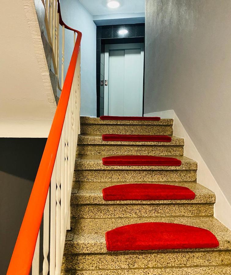 דורטמונד Tm Aparts מראה חיצוני תמונה Stairs in the hotel