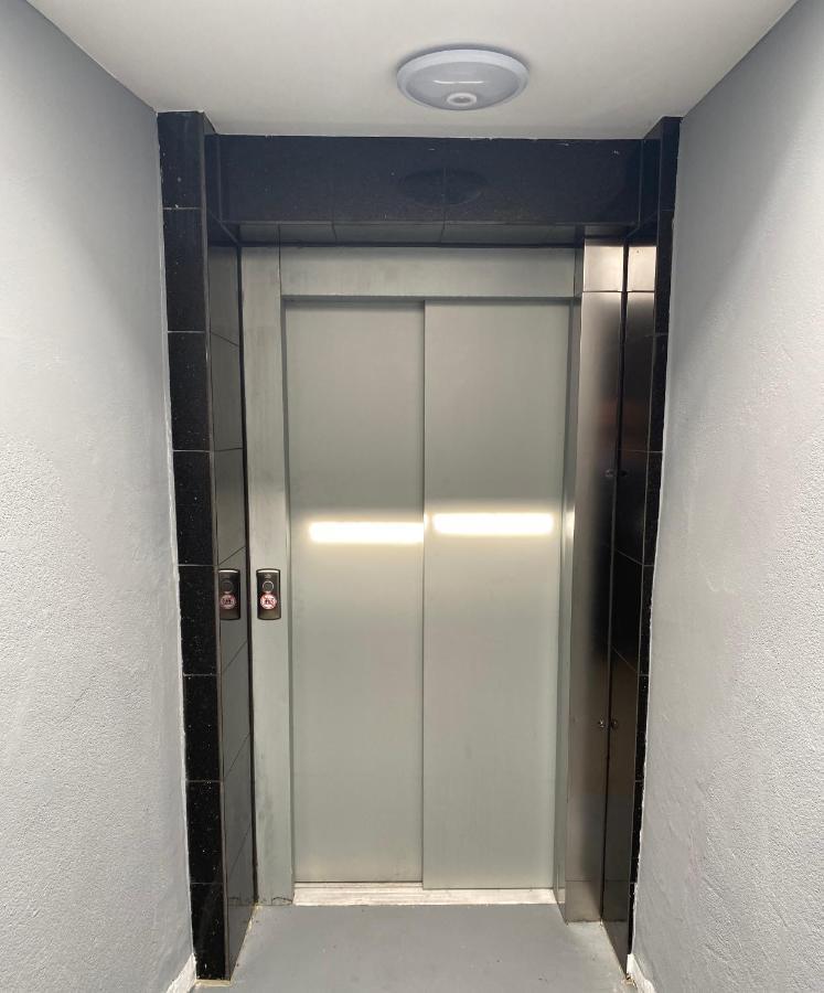 דורטמונד Tm Aparts מראה חיצוני תמונה A typical elevator door